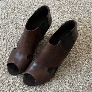Elegant Brown Peep-Toe Heeled Boots